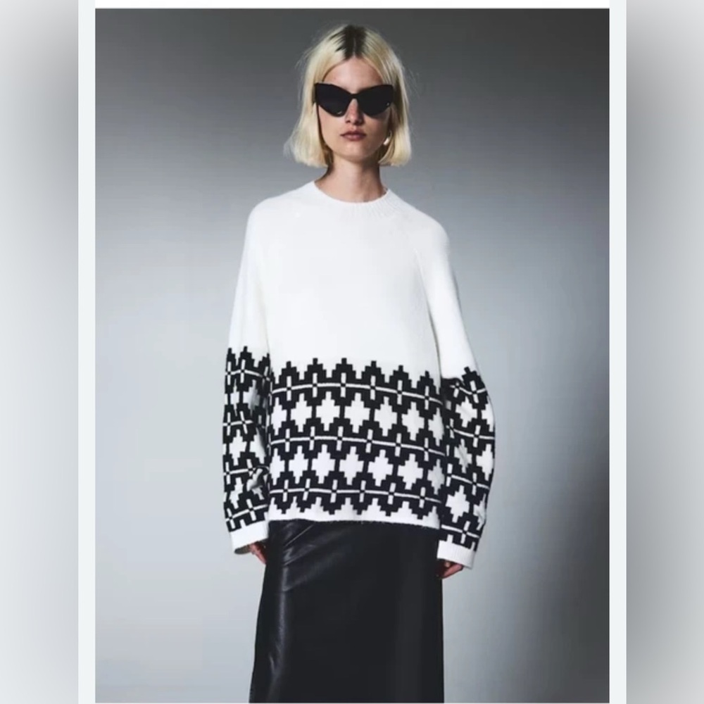 NWT H&M Geometric Black and White Sweater